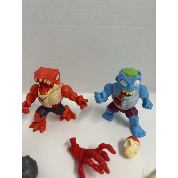 Zuru Smashers Horror House Blue Zombie & Red Zombie Dinosaur Figures & Accessori - Picture 2 of 3